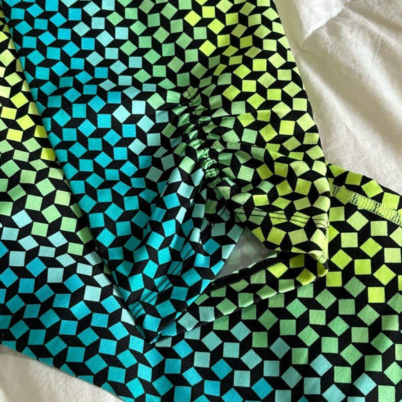 Size Small Calvin Klein Performance Neon Kaleidoscope Design Cropped Leggings - Picture 7 of 10
